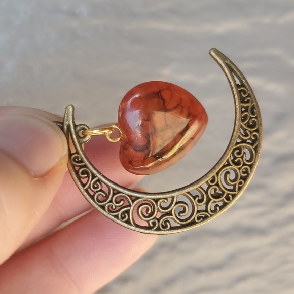 New Carved Heart Shaped Red Dragon Veins Agate Crescent Moon Bronze Pendant. - Picture 3 of 5